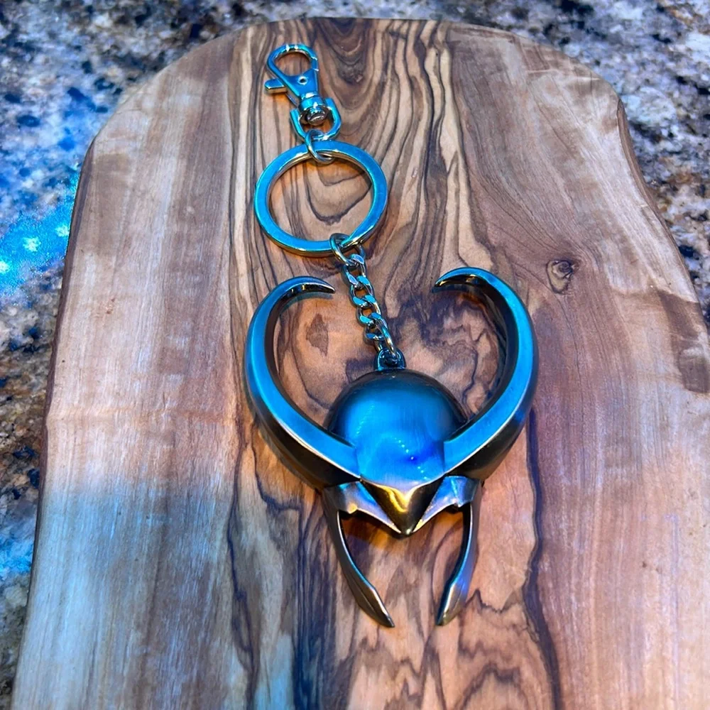 Marvel Comic Loki Helmet Pewter Metal Keychain 2011 Thor Tom Hiddleston